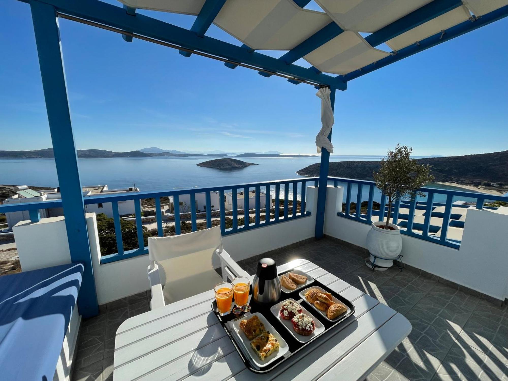 Отель Meltemi Retreat Ираклия Экстерьер фото