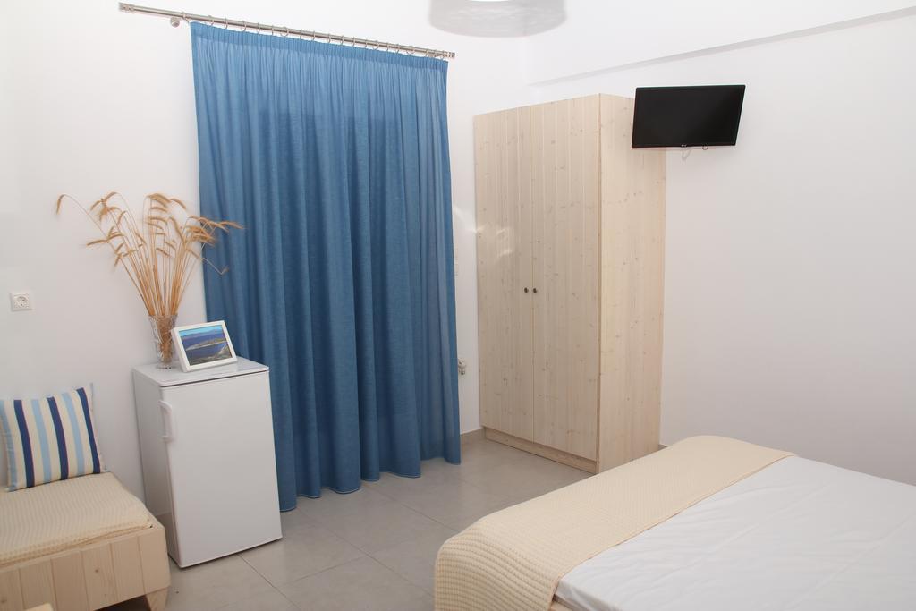 Отель Meltemi Retreat Ираклия Экстерьер фото